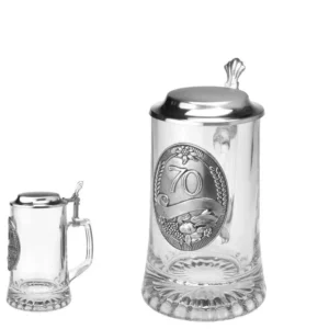 Půllitr s víčkem k 70. narozeninám – stylový dárek pro muže