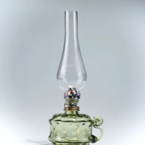 Petrolejová lampa z lesního skla – ručně vyrobený originál