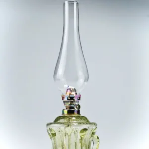 Originální petrolejová lampa z lesního skla.