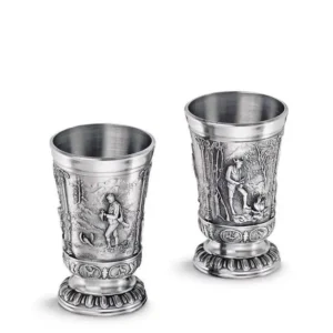 Cínové pohárky pro myslivce s plastickým loveckým reliéfem