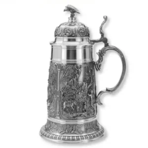 Cínový tuplák s loveckým dekorem a víčkem