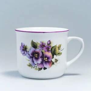 velký porcelánový hrnek s maceškami