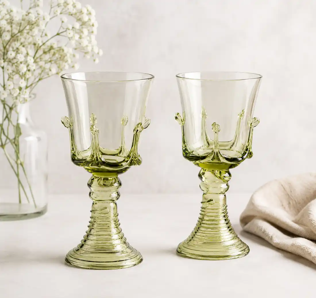 Zelené lesní sklo elegantní sklenice na víno